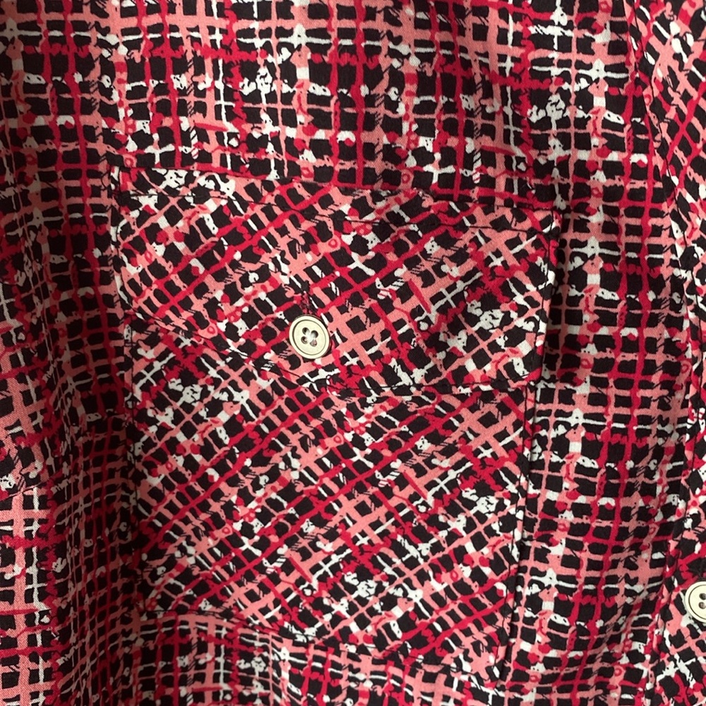 Pink patterned to0- button down - Picture 3 of 5